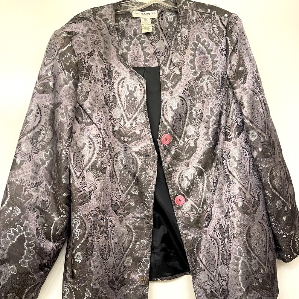 Lovely jacket and detailed print 20W
